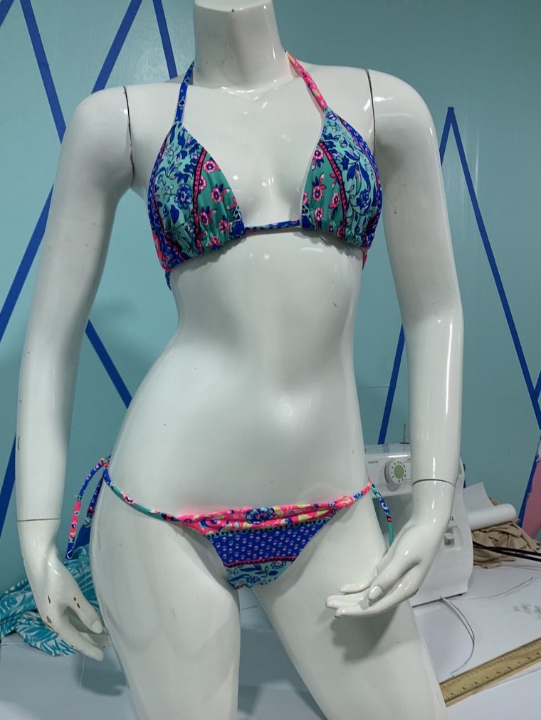 Bikini estampado hecho por una alumna